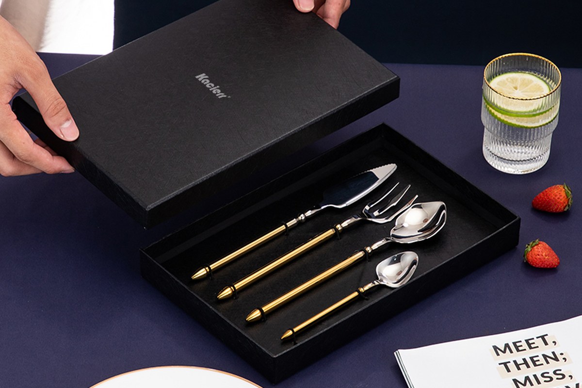 Stainless steel cutlery gift set close-up - MOQ from 1 pc
