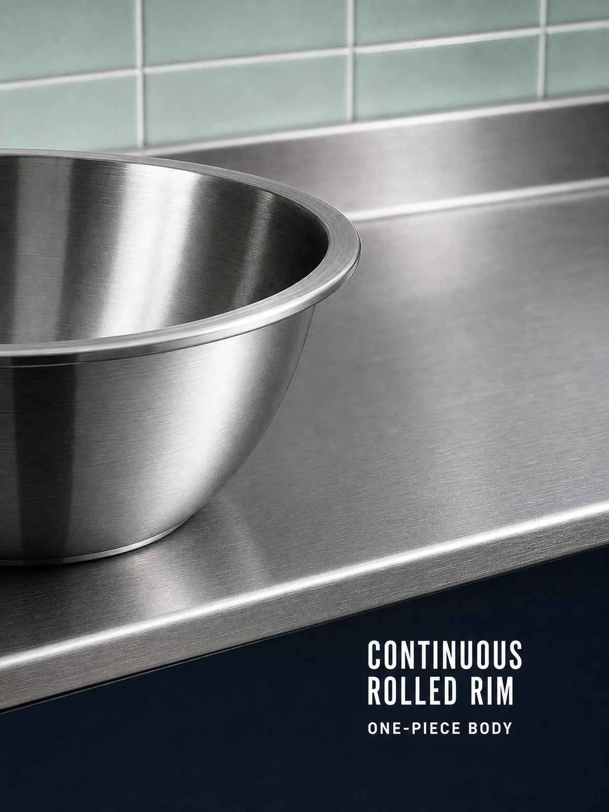 Close-up of the continuous rolled rim and one-piece body